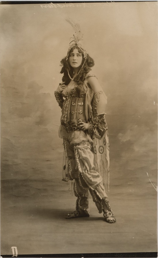 Ida Rubinstein dans Séhérazade en 1910 