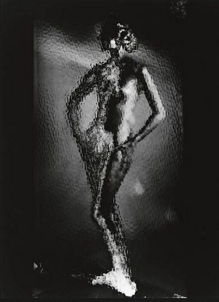 Erwin Blumenfeld - Nude behind glass,1940s