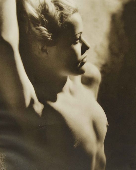 John Everard. from Portrait of a Model Londres George Routledge & Sons Ltd. 1939 