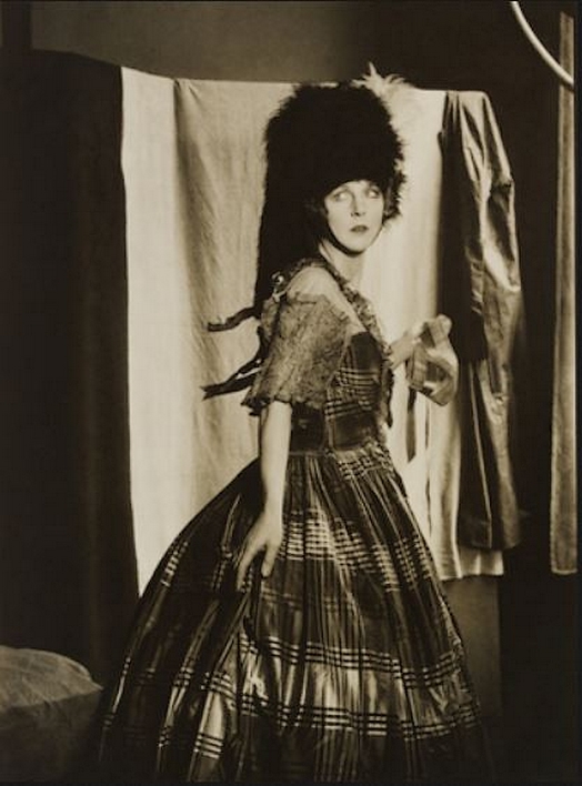 Curtis Moffat-Lady Diana Cooperl,About 1925 © Victoria and Albert Museum, London