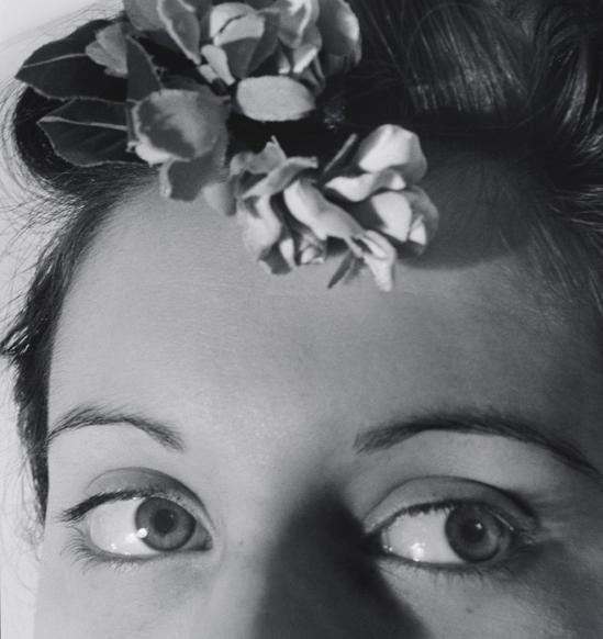 John Gutmann-Young Eyes, Flowers for the Prom, 1940