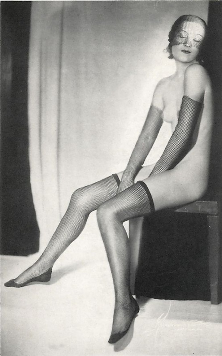 Atelier Manassé– Masked naked, 1931